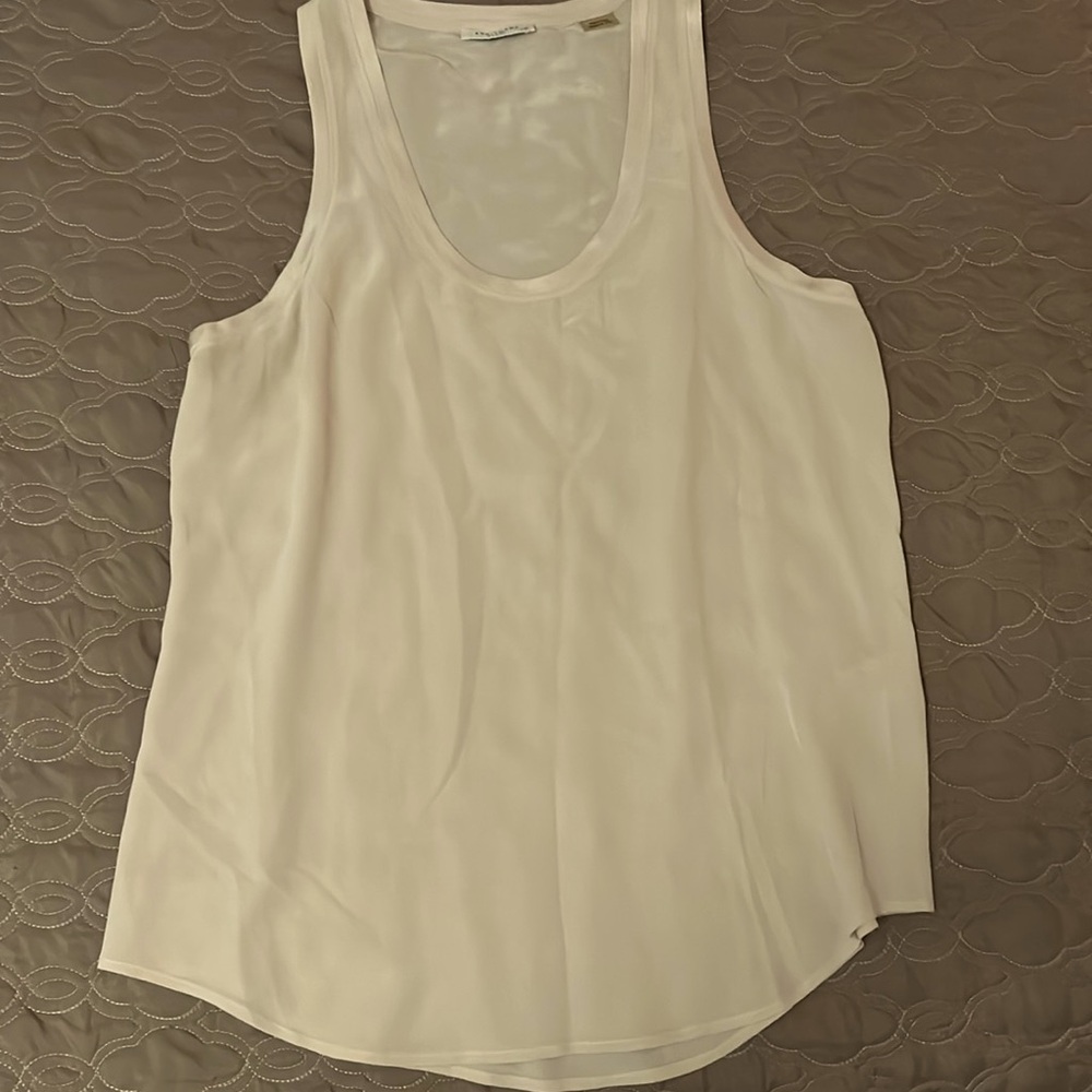 Equipment women’s sleeveless top scoopneck size large.silk color blush pink
